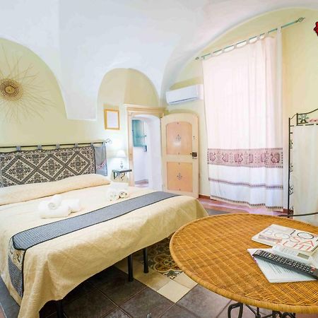 Romeo & Giulietta Rooms Боса Экстерьер фото