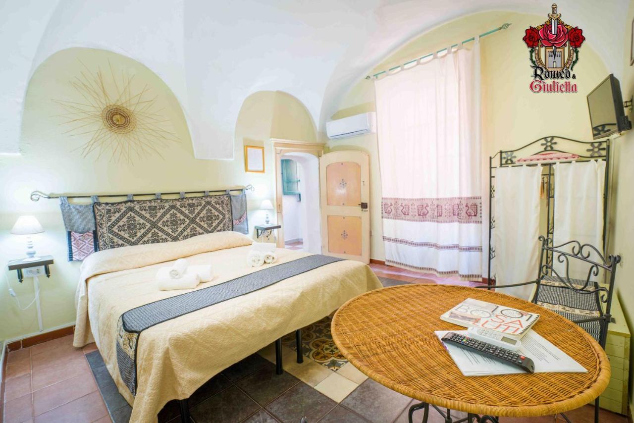 Romeo & Giulietta Rooms Боса Экстерьер фото